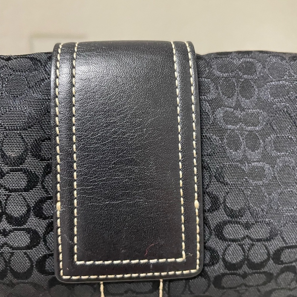 Vintage 2005 Coach Black Shoulder Bag with Silver Accents - Picture 6 of 13